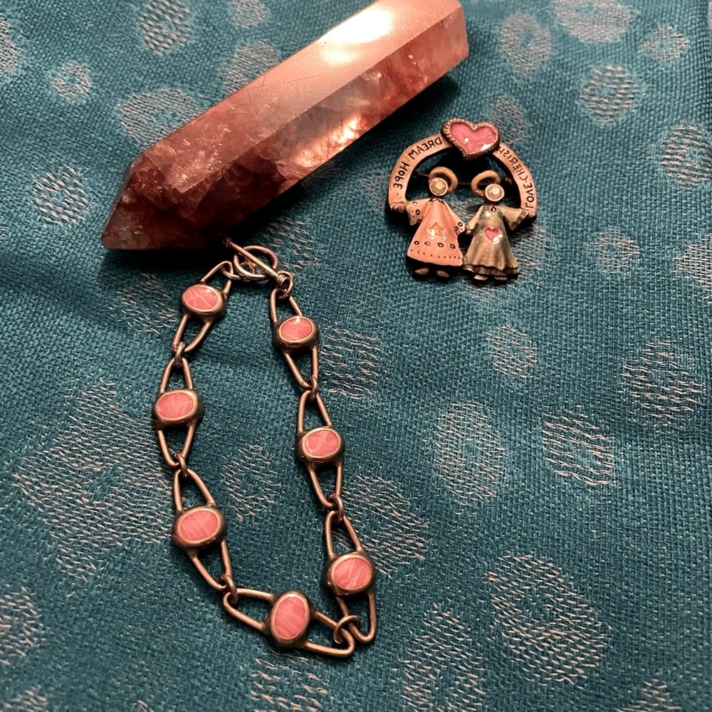 Coral and Sterling Silver 7in bracelet with toggle clasp. 925 EUC from Mexico